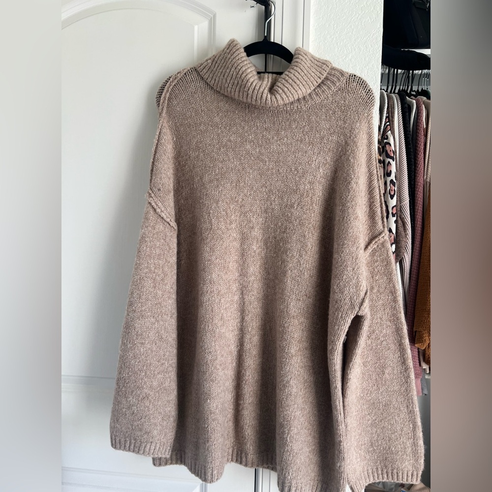 *NWOT* Women’s Cozy Tan Sweater